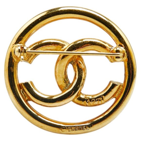 CHANEL Gold Logo Brooch - Picture 2 of 5